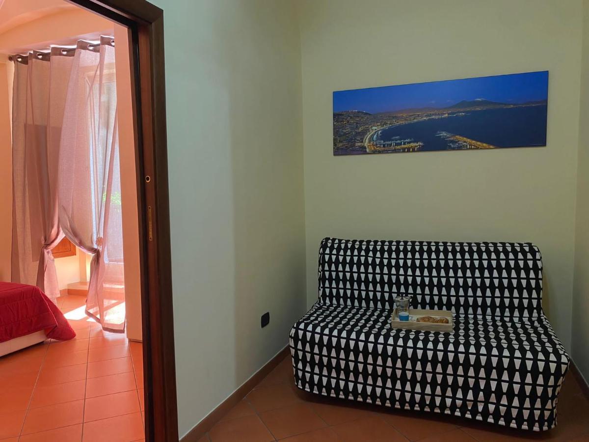Home In Love: Vicoletto Dei Presepi Naples Extérieur photo