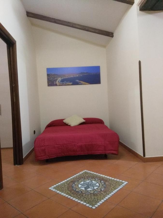 Home In Love: Vicoletto Dei Presepi Naples Extérieur photo