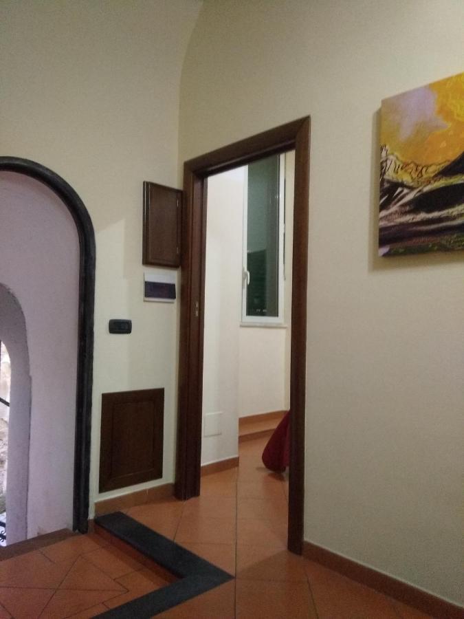 Home In Love: Vicoletto Dei Presepi Naples Extérieur photo