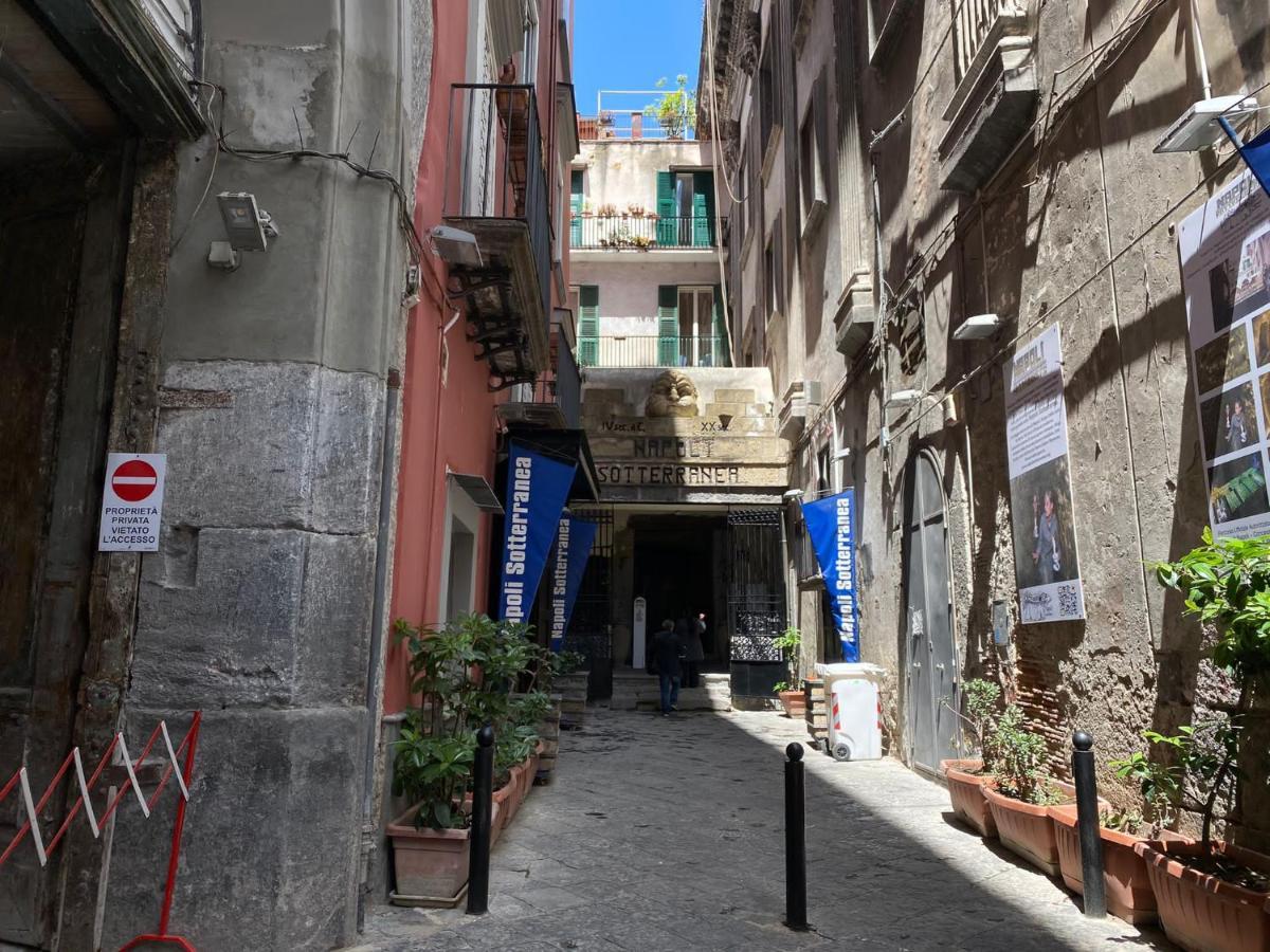 Home In Love: Vicoletto Dei Presepi Naples Extérieur photo