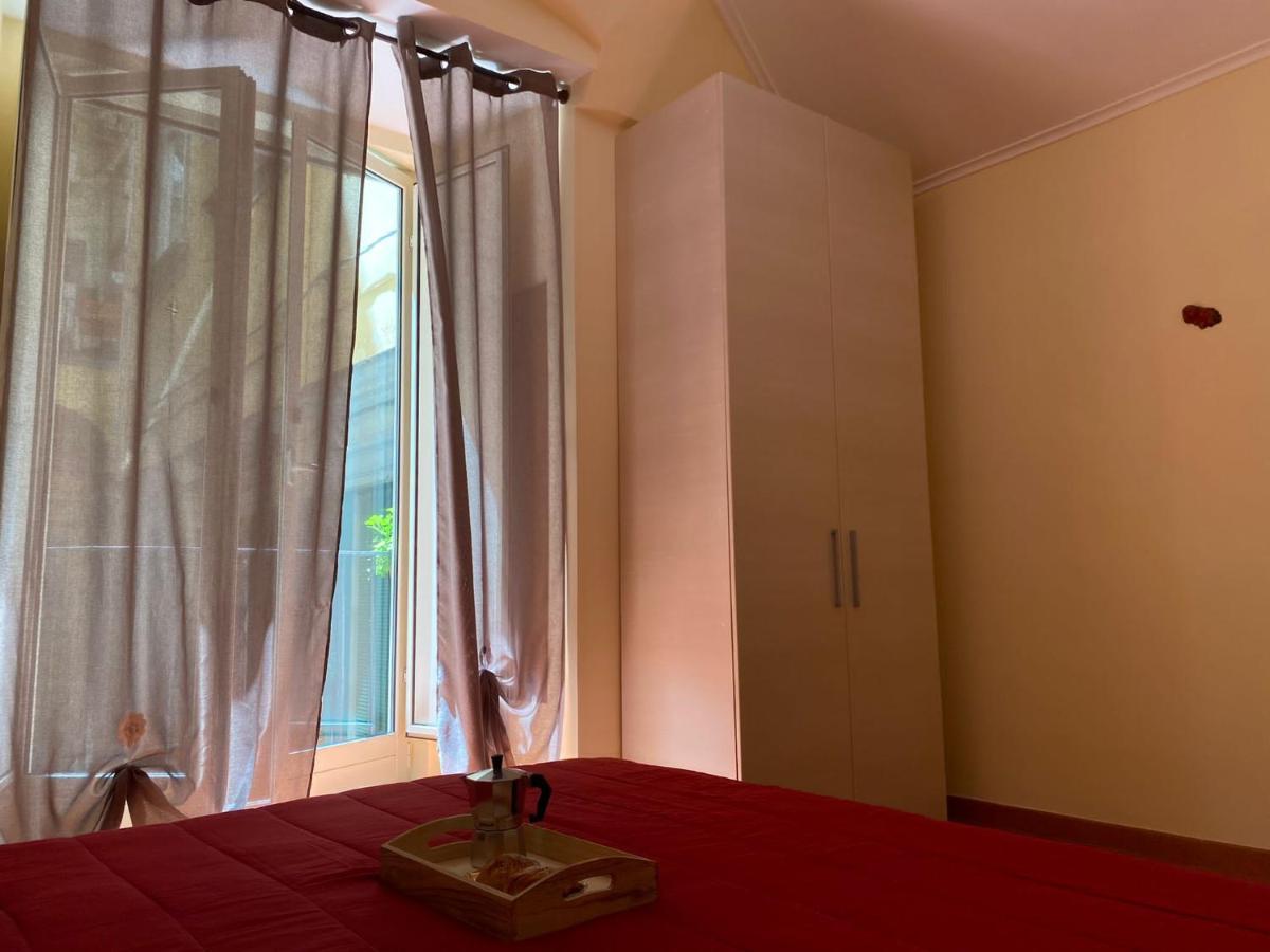 Home In Love: Vicoletto Dei Presepi Naples Extérieur photo