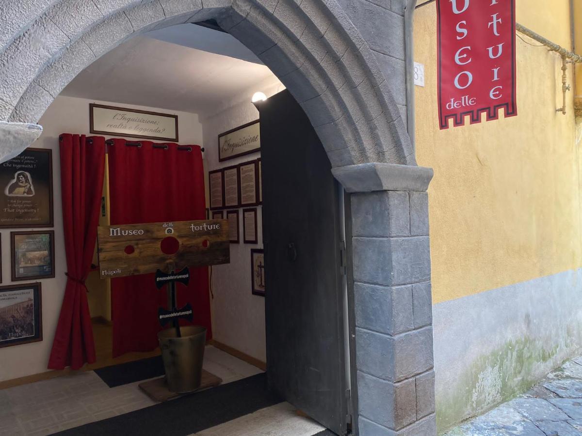 Home In Love: Vicoletto Dei Presepi Naples Extérieur photo