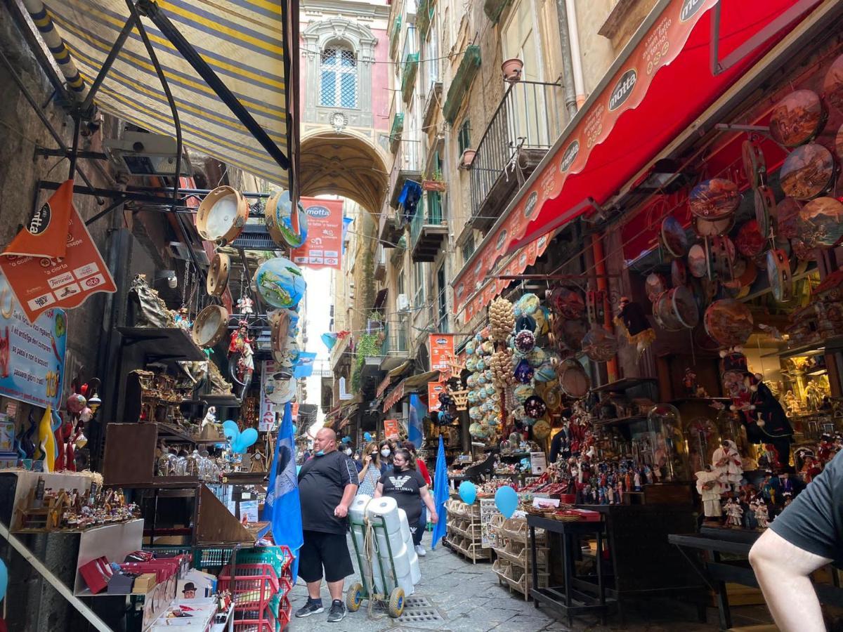 Home In Love: Vicoletto Dei Presepi Naples Extérieur photo