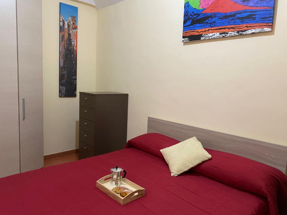 Home In Love: Vicoletto Dei Presepi Naples Extérieur photo