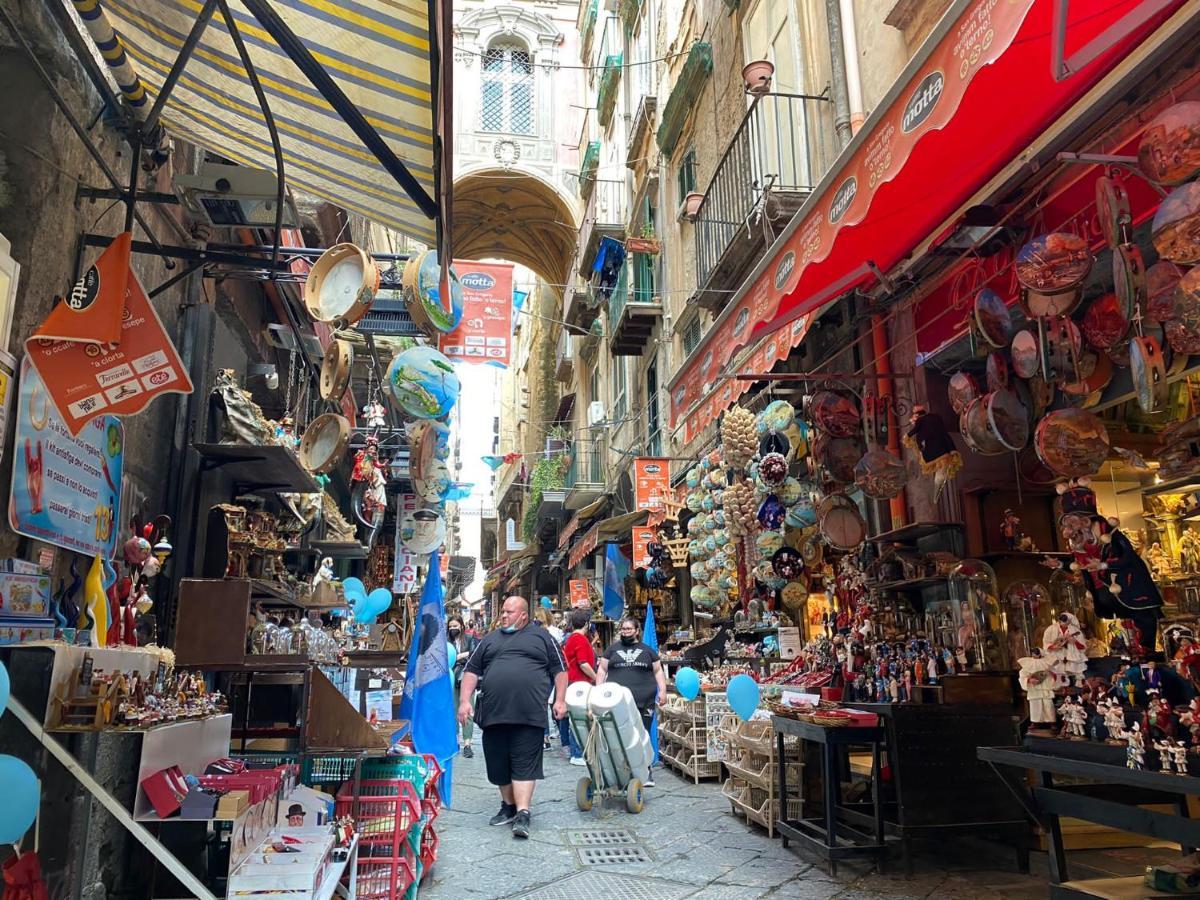 Home In Love: Vicoletto Dei Presepi Naples Extérieur photo
