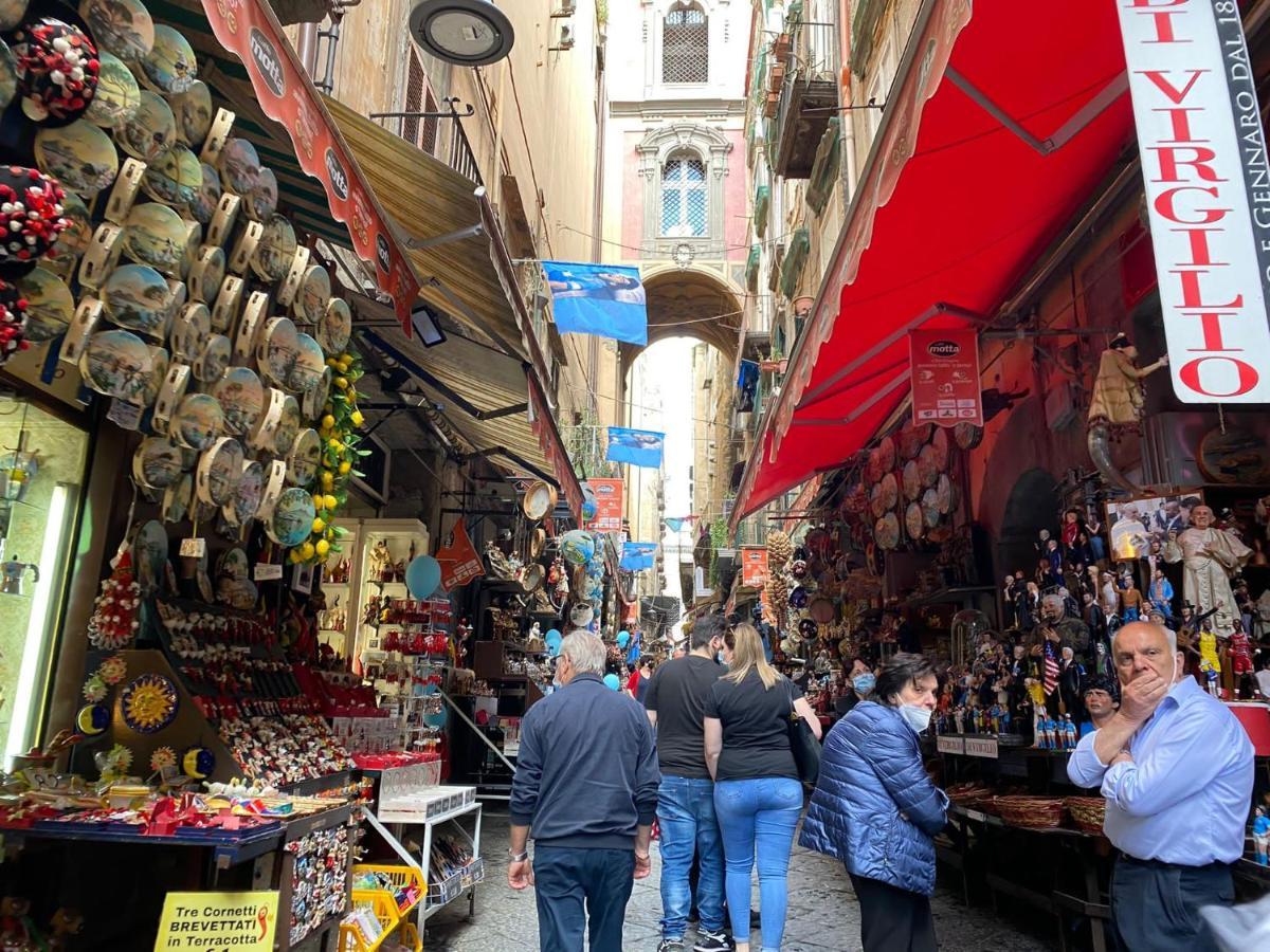 Home In Love: Vicoletto Dei Presepi Naples Extérieur photo