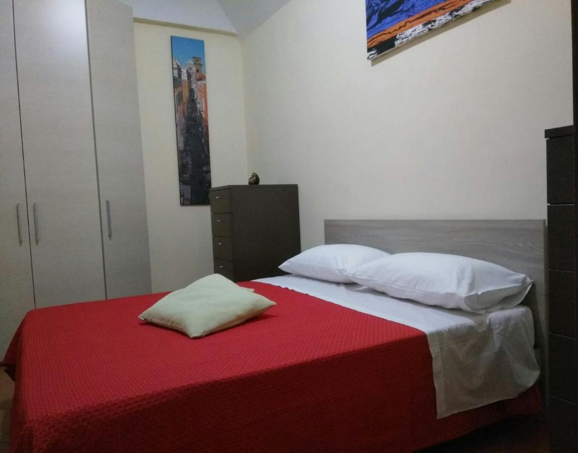 Home In Love: Vicoletto Dei Presepi Naples Extérieur photo