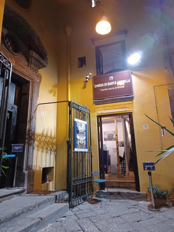 Home In Love: Vicoletto Dei Presepi Naples Extérieur photo
